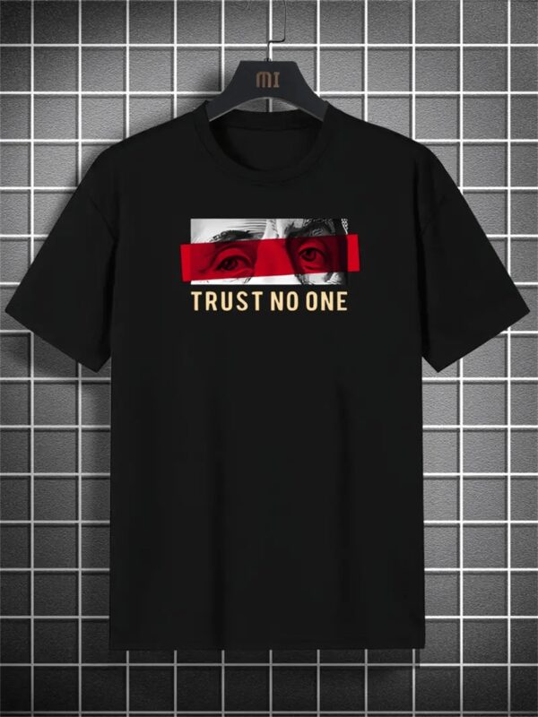 Men's Casual Printed T-shirt, "Trust no one" - Image 4